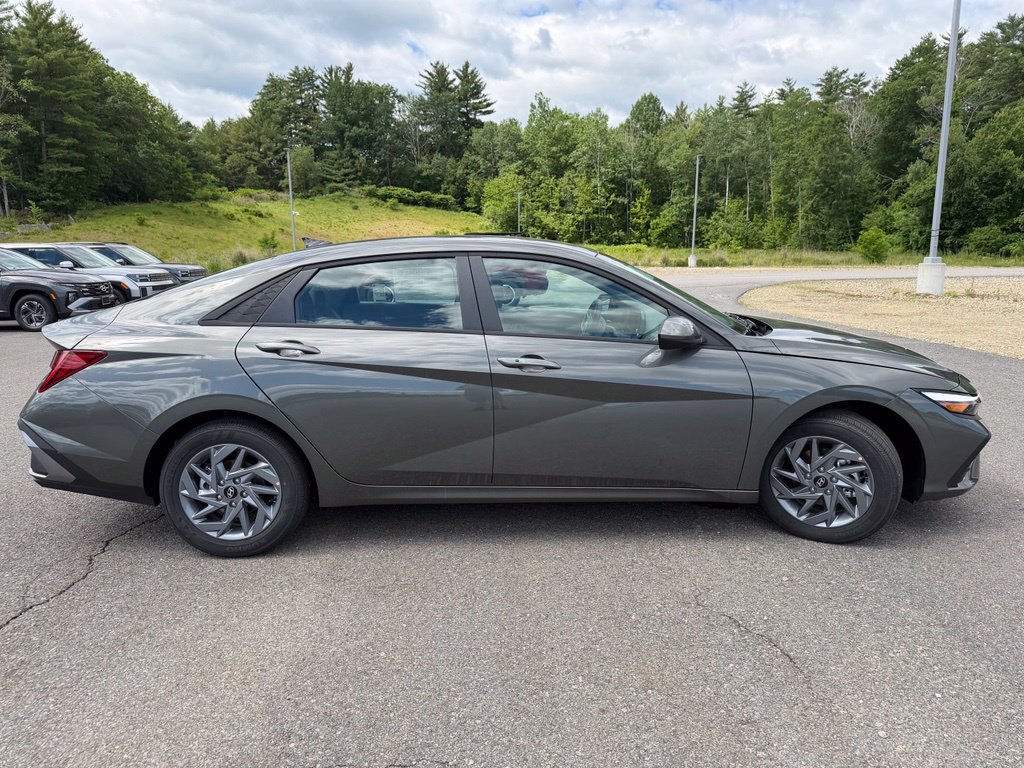 New 2026 Hyundai Elantra SEL w/ Cargo Package FWD image 4
