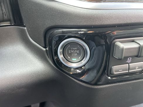 New 2026 GMC Sierra 1500 Elevation image 17