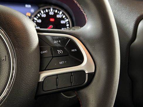 Used 2023 Jeep Renegade Trailhawk image 30