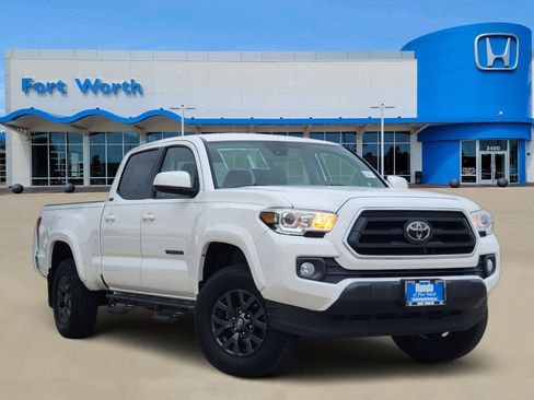 Used 2021 Toyota Tacoma SR5 RWD image 1