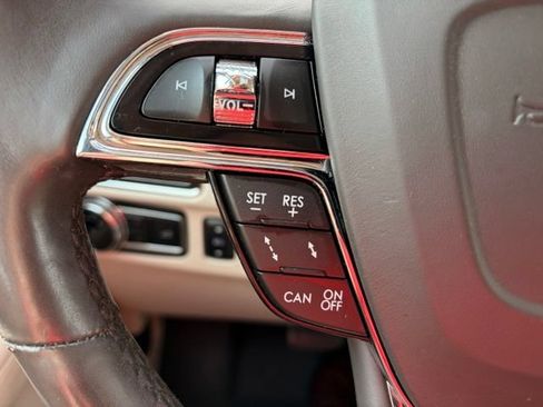 Used 2019 Lincoln Navigator Reserve AWD/4WD image 15