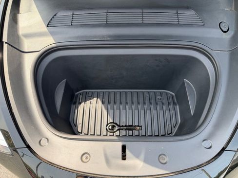 Used 2021 Tesla Model Y Long Range image 6