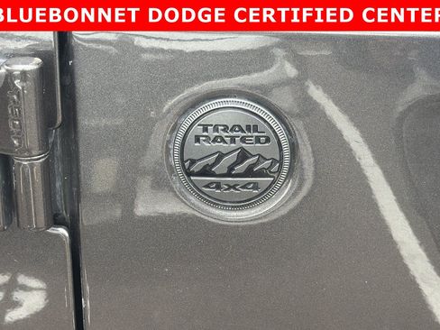 Used 2024 Jeep Gladiator Sport AWD/4WD image 5