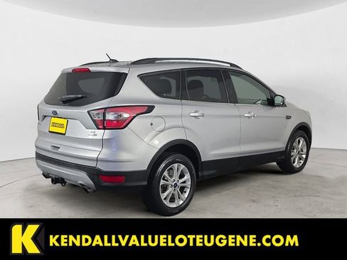 Used 2017 Ford Escape SE w/ Equipment Group 201A AWD/4WD image 5