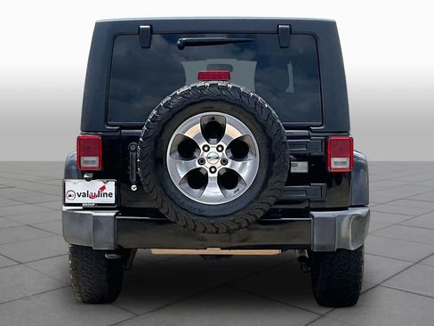 Used 2017 Jeep Wrangler Unlimited Sahara w/ Connectivity Group AWD/4WD image 5