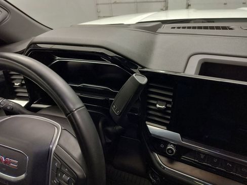 Used 2024 GMC Sierra 2500 SLT w/ SLT Premium Package AWD/4WD image 25