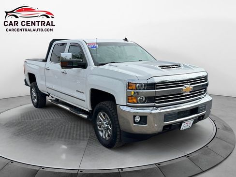 Used 2019 Chevrolet Silverado 2500 LTZ w/ Duramax Plus Package image 7