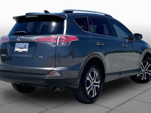 Used 2018 Toyota RAV4 LE FWD image 13