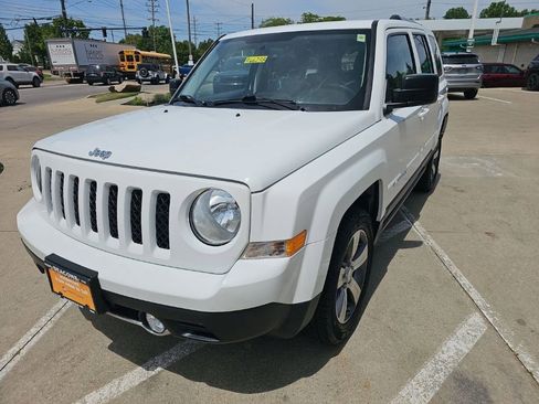 Used 2017 Jeep Patriot High Altitude FWD image 5