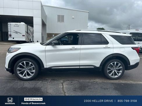 Used 2025 Ford Explorer Platinum w/ Ultimate Package AWD/4WD image 4
