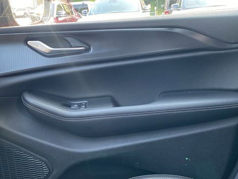 New 2025 Jeep Grand Cherokee L Altitude image 17