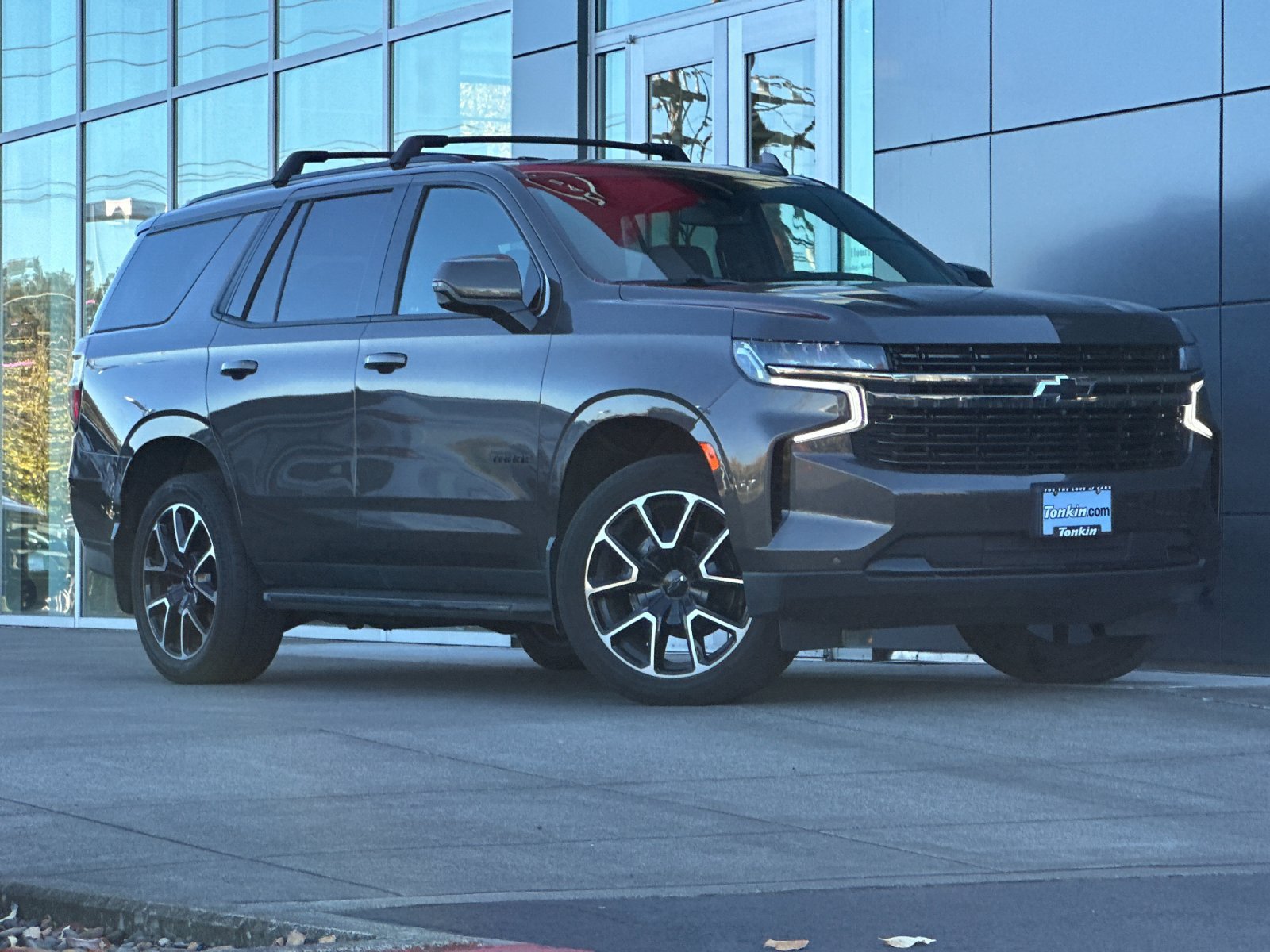 Used 2021 Chevrolet Tahoe RST w/ Luxury Package AWD/4WD image 2