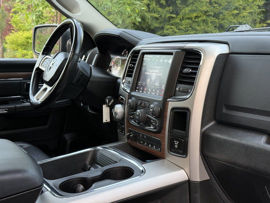 Used 2019 RAM 1500 Laramie AWD/4WD image 23