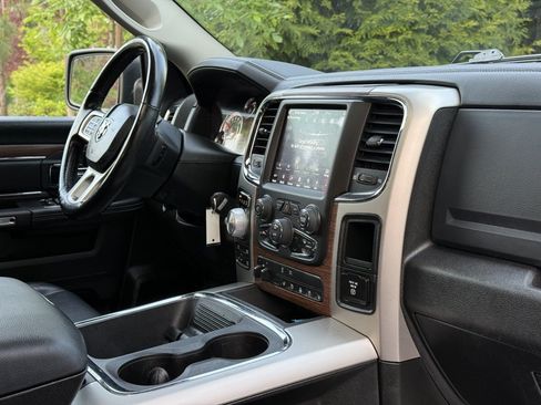 Used 2019 RAM 1500 Laramie AWD/4WD image 23