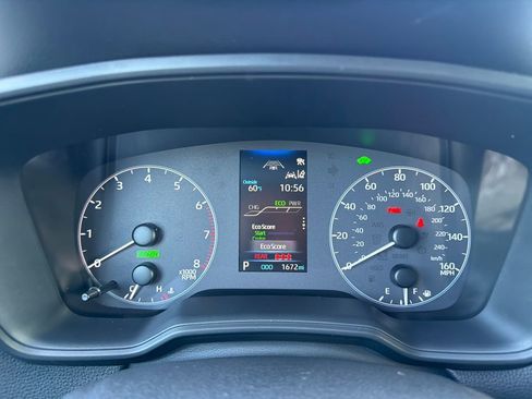Used 2025 Toyota Corolla Cross AWD Hybrid w/ Moonroof Package image 17