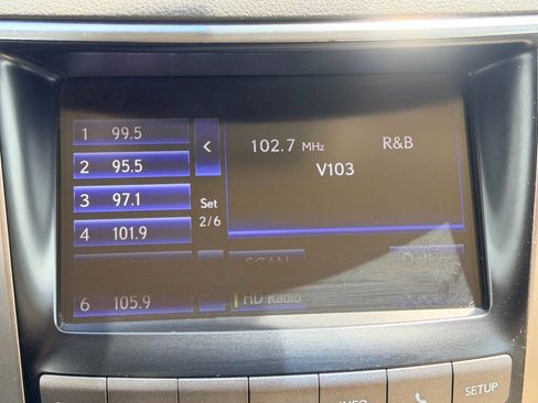 Used 2013 Lexus LX 570 4WD w/ Luxury Pkg image 49