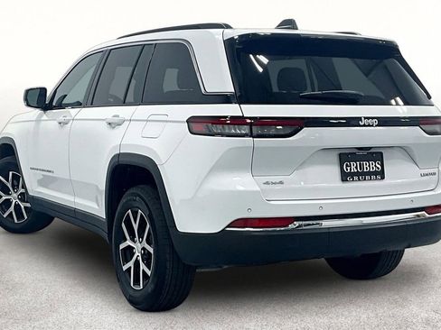 Used 2024 Jeep Grand Cherokee Limited AWD/4WD image 12
