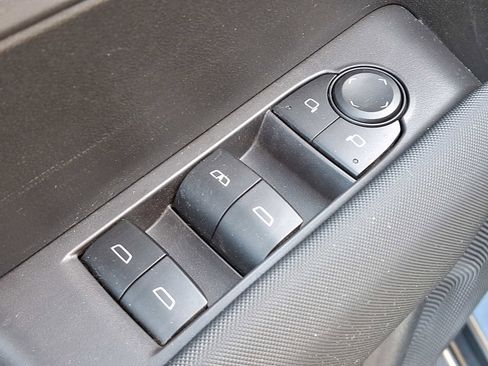 Used 2023 Chevrolet Colorado Z71 w/ Z71 Convenience Package 2 image 14