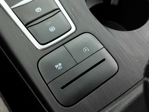 Used 2021 Ford Escape SE FWD image 8