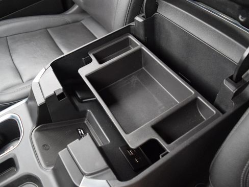 Used 2022 GMC Sierra 1500 SLT w/ SLT Convenience Package image 38