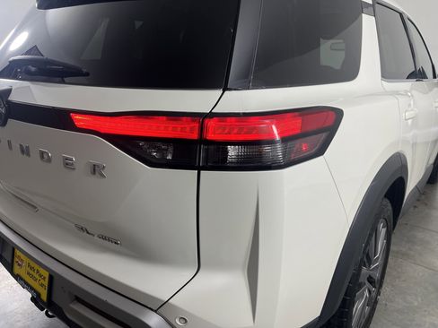 Used 2022 Nissan Pathfinder SL w/ SL Premium Package image 27