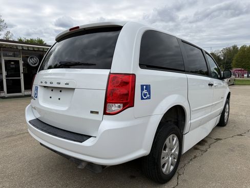 Used 2017 Dodge Grand Caravan SE w/ Power Window Group FWD image 5