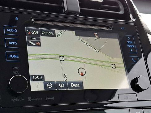 Used 2016 Toyota Prius Four image 11