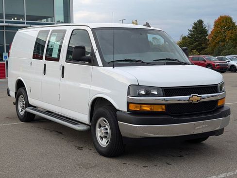 Used 2024 Chevrolet Express 2500 w/ Driver Convenience Package image 3