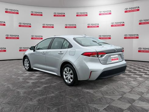 Used 2025 Toyota Corolla LE FWD image 7
