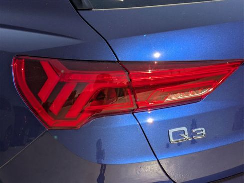 Used 2023 Audi Q3 2.0T Premium Plus w/ Premium Plus Package image 18