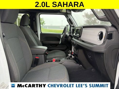 Used 2025 Jeep Wrangler Unlimited Sahara AWD/4WD image 23
