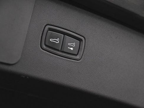 Used 2023 Porsche Cayenne image 39