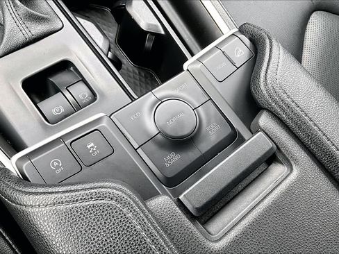 Used 2025 Toyota Grand Highlander AWD image 35