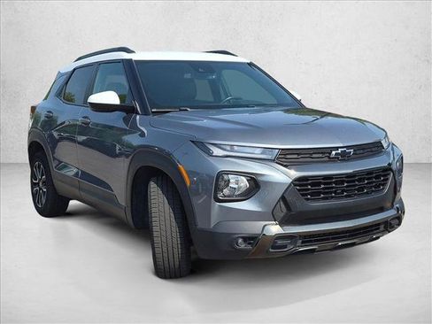 Used 2021 Chevrolet TrailBlazer ACTIV w/ Convenience Package FWD image 3