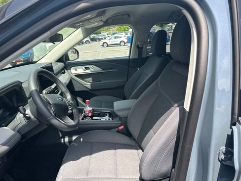 Used 2026 Ford Explorer Active AWD/4WD image 4