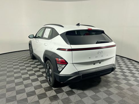 Used 2024 Hyundai Kona SEL FWD image 5