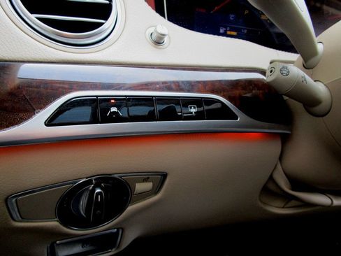 Used 2018 Mercedes-Benz S 560 4MATIC Sedan image 33