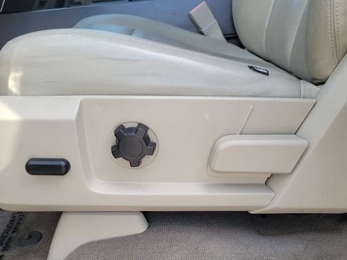 Used 2013 Ford Expedition XLT RWD image 15