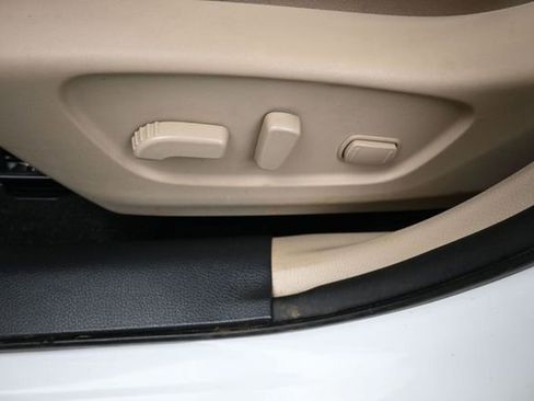 Used 2016 Nissan Rogue SL w/ SL Premium Package image 11