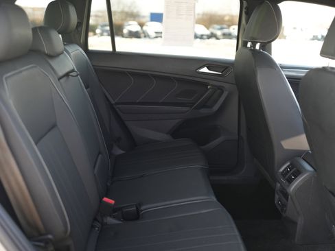 Used 2023 Volkswagen Tiguan SE R-Line image 24