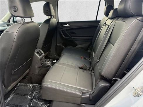 Used 2019 Volkswagen Tiguan SE image 21