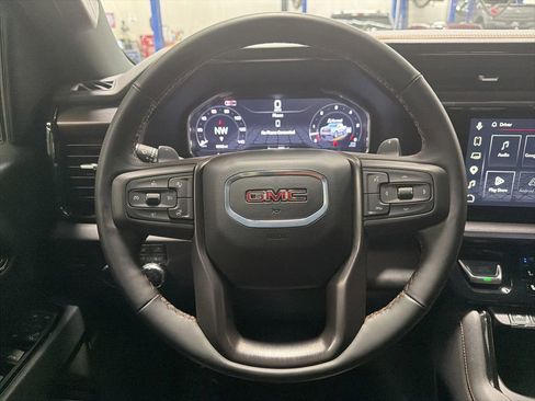 Used 2025 GMC Sierra 1500 AT4 w/ AT4 Premium Package AWD/4WD image 15