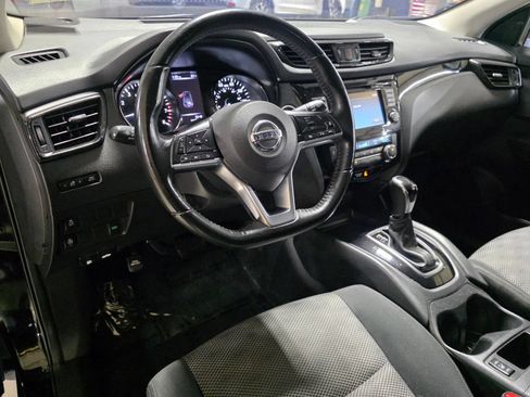 Used 2018 Nissan Rogue Sport SV w/ SV Technology Package FWD image 24