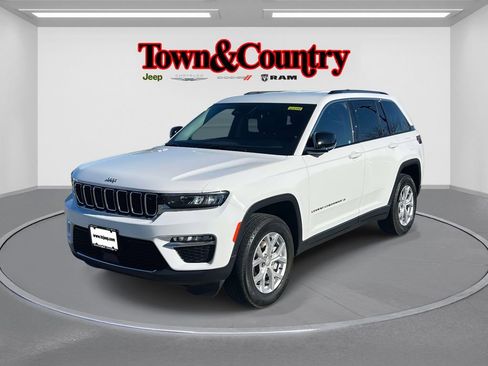 Certified 2023 Jeep Grand Cherokee Limited image 3