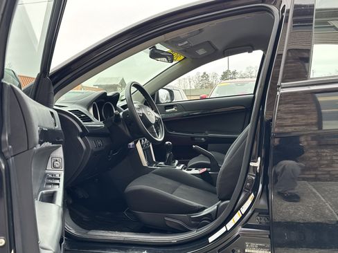Used 2017 Mitsubishi Lancer ES image 9