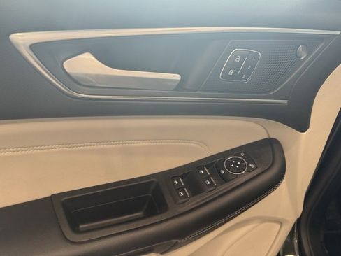Used 2024 Ford Edge Titanium w/ Titanium Elite Package image 8