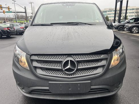Used 2021 Mercedes-Benz Metris Passenger image 2