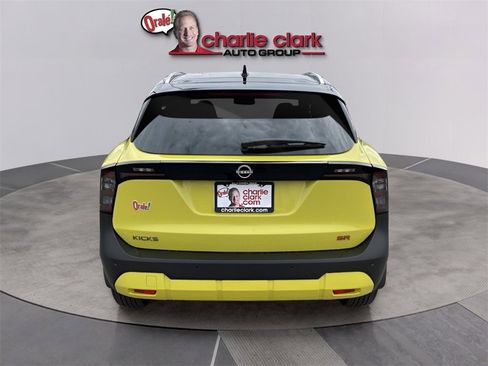 New 2026 Nissan Kicks SR image 5