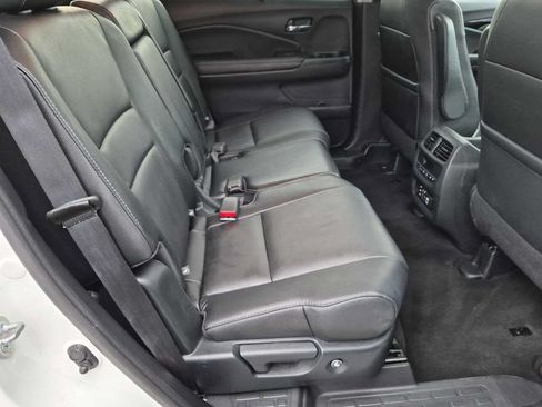 Used 2017 Honda Pilot Touring image 22