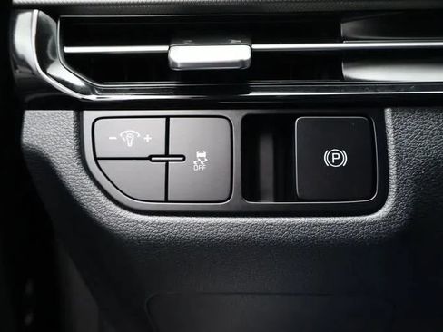 Used 2026 Kia Sportage LX FWD image 22